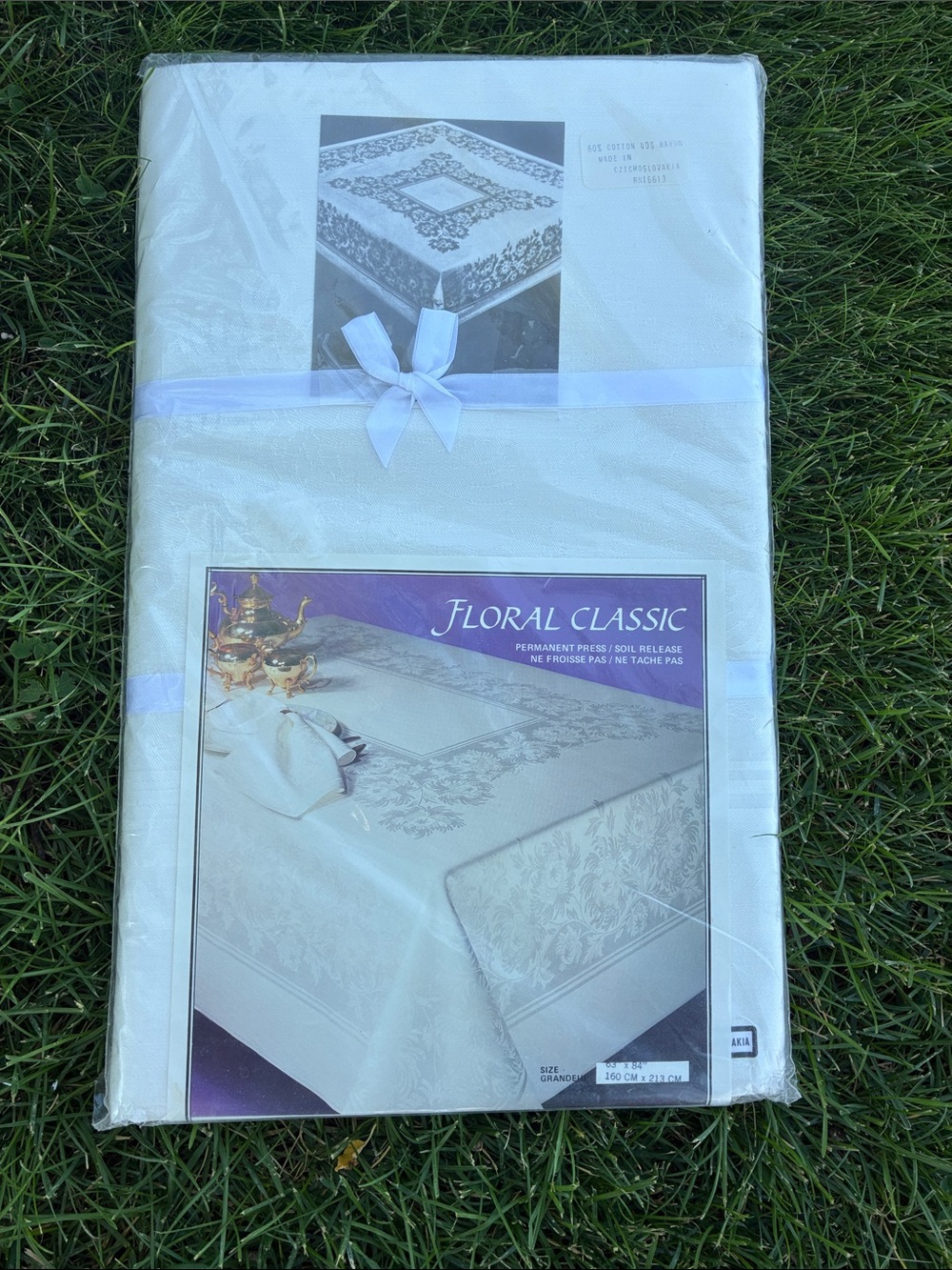Vintage Floral Classic White Damask Tablecloth